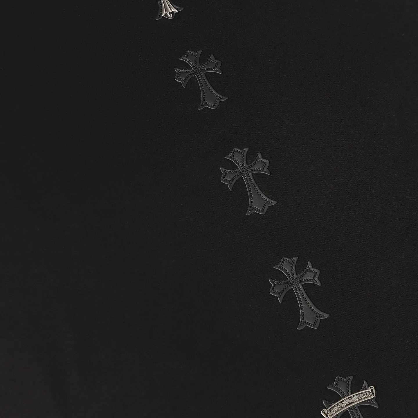🅿️190 COME HEARTSCH/Cro Heart 25ss string label leather label short-sleeved T-shirt. Uses direct injection imported machine printing hardware and accessories. All grinding and customization. Correct configuration. Black 2025 packaging. 280 grams custom-dyed double yarn cotton. The version is large, loose and stylish. The difference is that the low version is slim and long. The upper body is pulled at the hips. The high-density main mark is hand-sewn. The washed tag is the same for men and women. Color: black/white Size: XS-L